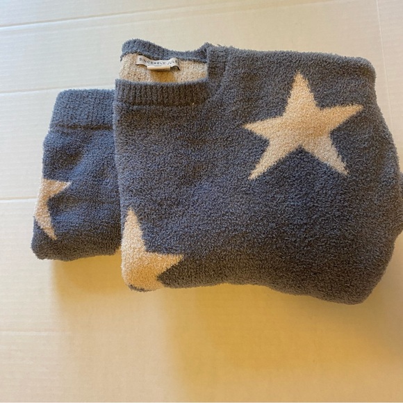 ✨Like New✨ Cozy Short Set, Size Small; Light Blue & White Stars - Picture 6 of 9